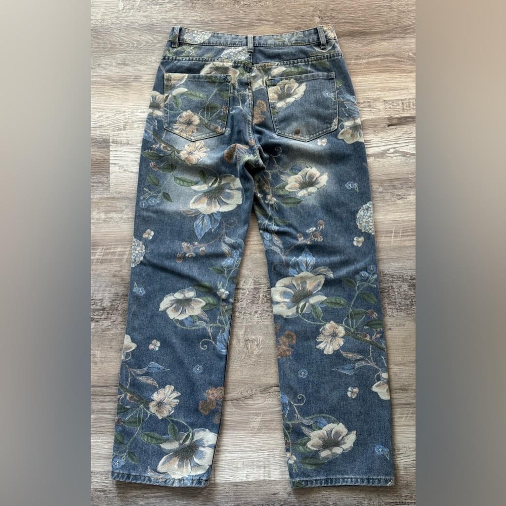 YNS Generic Sz-Xs. Women's straight-leg jeans with a floral print, loose, high- - Picture 6 of 15